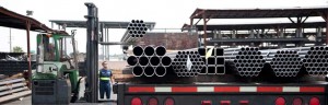 Forklift-unloading-carbon-pipe        